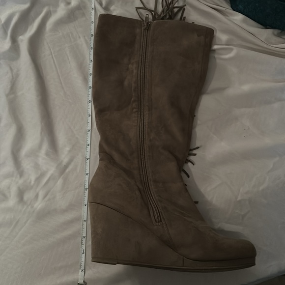 Rock And Candy Calf Length  Boots Safiya  Size 10. Fringe Taupe Suede . EUC - Picture 7 of 8
